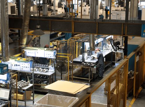 店小二 式服务让 隐形冠军 化危为机 这家企业把全球业务 装到 武汉工厂上市